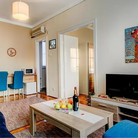 Apartman Tara 아파트 *